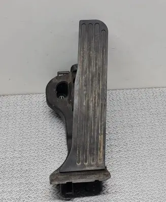 Volkswagen Golf V Accelerator throttle pedal 1K1721503P