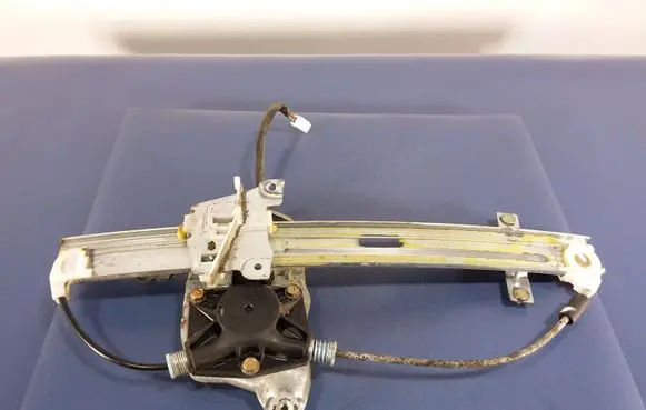 Mazda Xedos 9 Rear door window regulator with motor