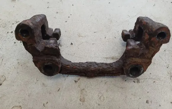 Ford Focus C-MAX Brake caliper pad carrier rear 