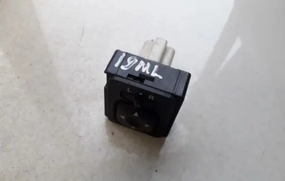 Mitsubishi Lancer Wing mirror switch 183569