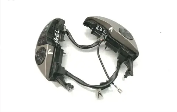 Toyota Prius (XW20) Steering wheel buttons/switches F70CV142