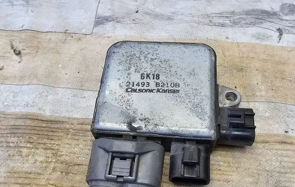 Infiniti Q50 Coolant fan relay 21493B210B