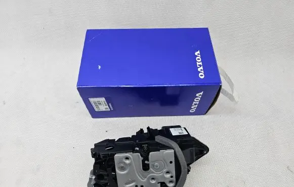 Volvo XC60 Front door lock 31440998