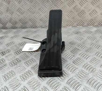 Mercedes-Benz C W206 Accelerator throttle pedal A2233000000