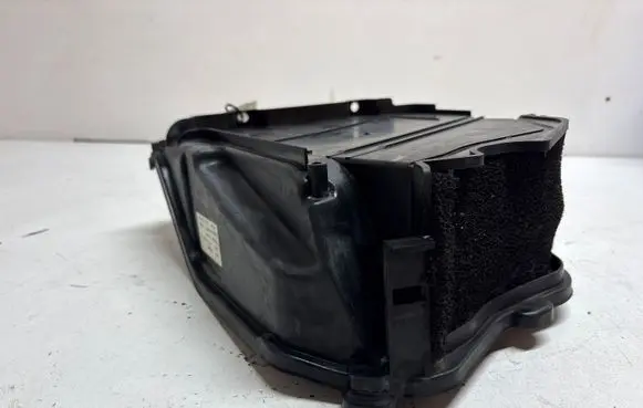 BMW 5 F10 F11 Cabin air micro filter cap 11611611