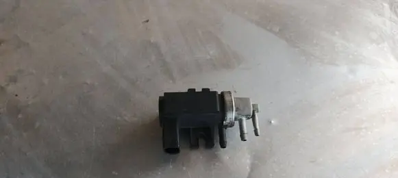 Audi A3 S3 8L Turbo solenoid valve 1j0906627b