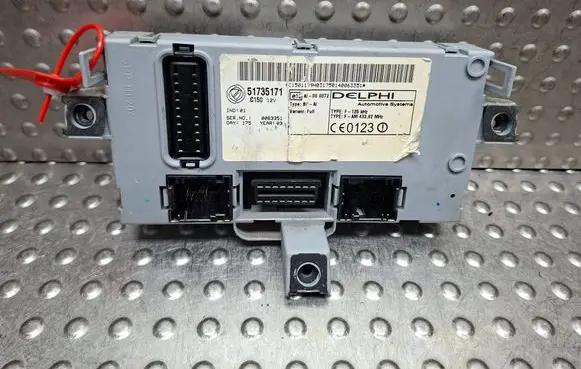 Fiat Punto (188) Fuse module 51735171 S27635076
