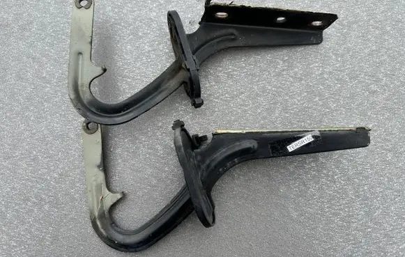 Nissan Terrano Engine bonnet/hood hinges 6540001G10 6540101G10