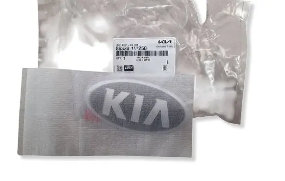 KIA Ceed Manufacturer badge logo/emblem 863201W250