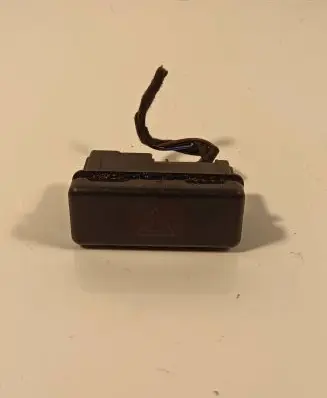 BMW 5 E39 Hazard light switch 8350947