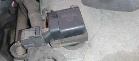 Dodge Magnum High voltage ignition coil NGKU5078