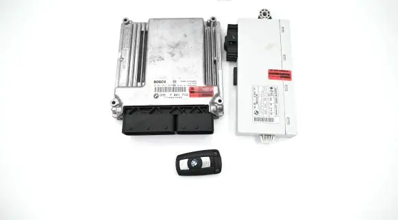BMW 5 E60 E61 Engine ECU kit and lock set 7801712 13617801712 0281013253
