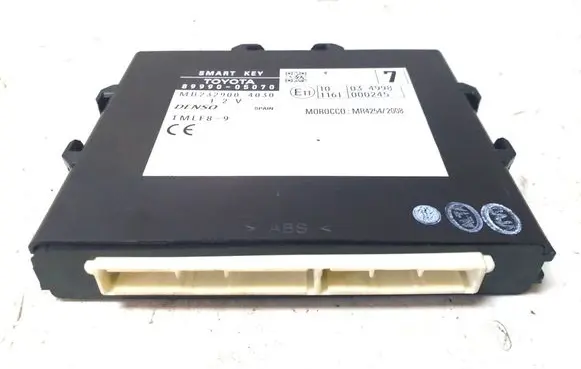 Toyota Avensis T270 Other control units/modules 8999005070