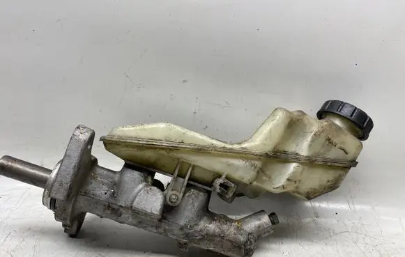 Toyota Corolla E120 E130 Master brake cylinder 744712454
