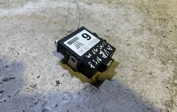 Toyota Avensis T270 Door central lock control unit/module 8974105090 S000003660 001042391