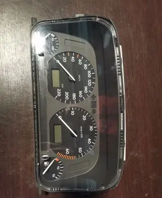 Volkswagen Golf III Speedometer (instrument cluster) 87001262