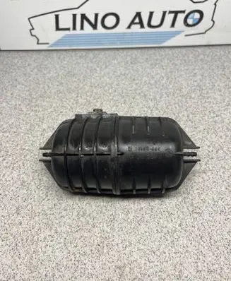 Vacuum air tank