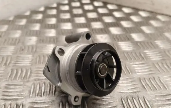 Audi A3 S3 8P Water pump 506974