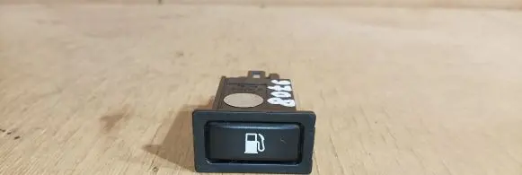 Toyota Avensis T250 Fuel tank opening switch 156795