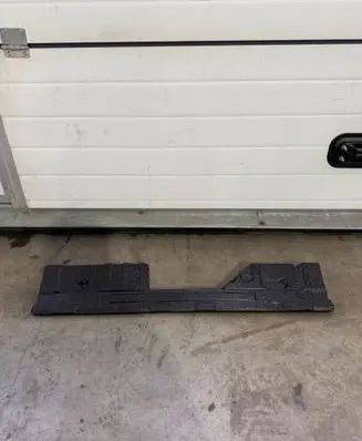Peugeot 208 Other trunk/boot trim element 9827405280