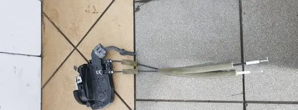 Nissan Murano Z51 Front door lock 