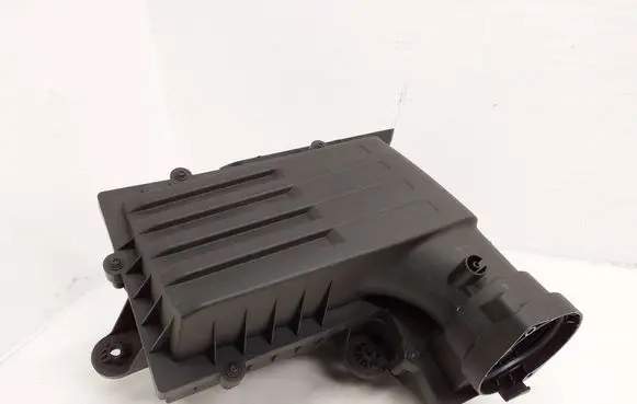 Volkswagen Tiguan Air filter box 5Q0129607AF 5Q0129601AH