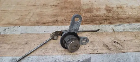 Mitsubishi Outlander Tailgate exterior lock 