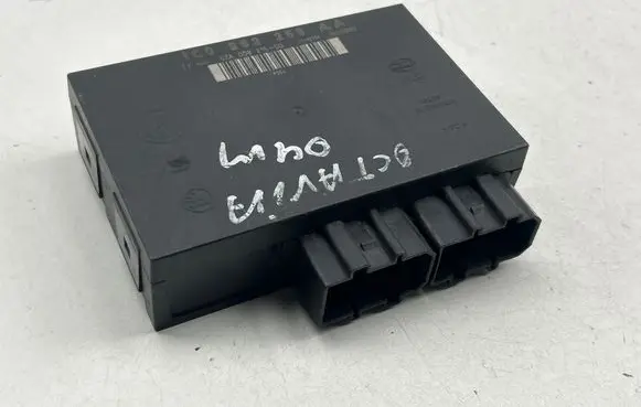 Skoda Octavia Mk1 (1U) Comfort/convenience module 1C0962258AA 5ZA00821500