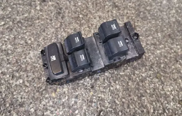 Hyundai i40 Electric window control switch 935703Z000