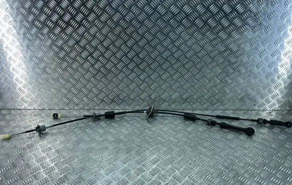 KIA Sportage Gear shift cable linkage 437943U450