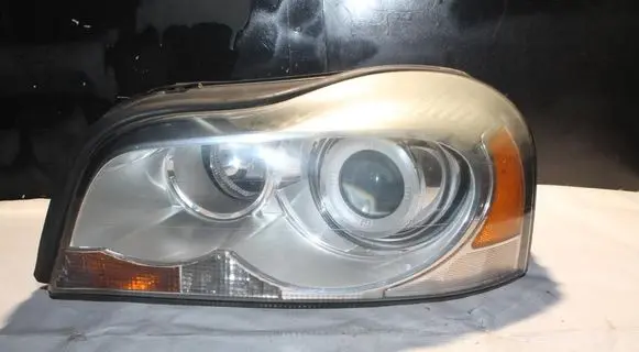 Volvo XC90 Headlight/headlamp 31217047
