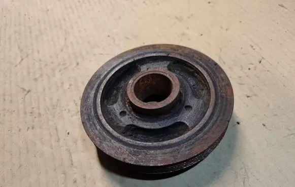 Chrysler Grand Voyager II Crankshaft pulley