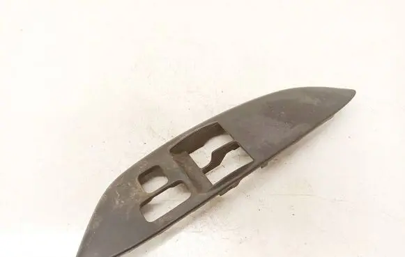 Toyota Yaris Front door window switch trim 