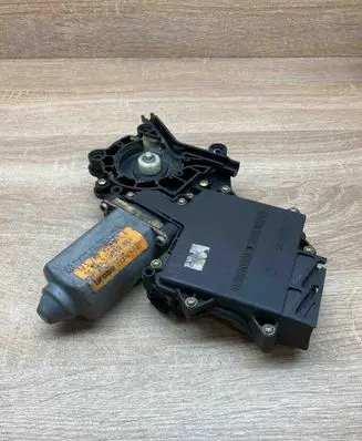 Volkswagen Sharan Rear door window regulator motor 7M0959811A 05075511 113763