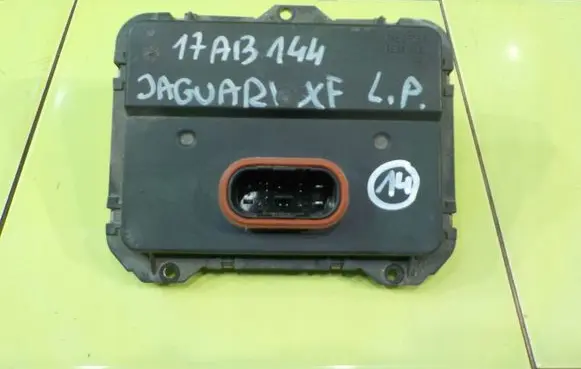 Jaguar XE LED ballast control module 5DF011818
