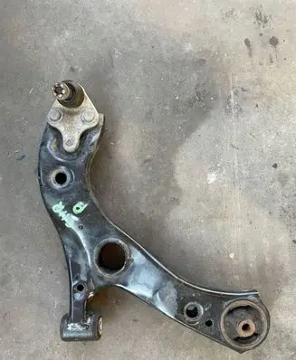 Toyota C-HR I Front lower control arm/wishbone