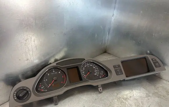 Audi A6 S6 C6 4F Speedometer (instrument cluster)