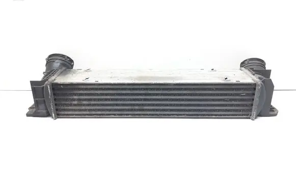 BMW 1 E82 E88 Intercooler radiator 7798788