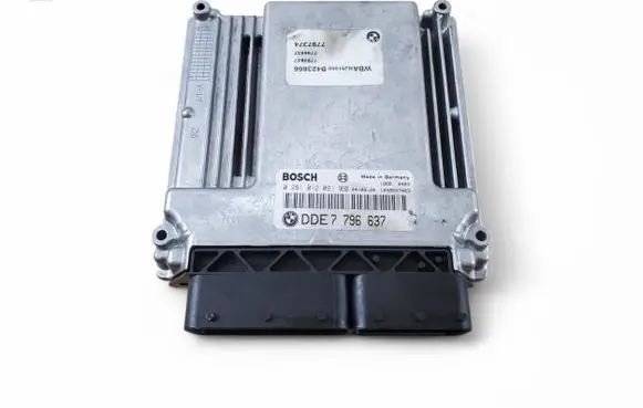 BMW 5 E60 E61 Engine control unit/module 7796637