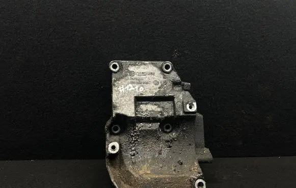 Volkswagen PASSAT B5.5 A/C compressor mount bracket 038260885c