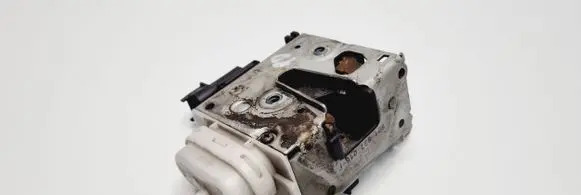 Audi A4 S4 B5 8D Front door lock 8D1837016F