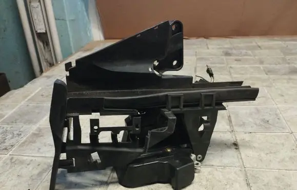 Ford Focus C-MAX Rear door lock 240000100