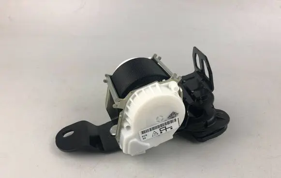 Mini Cooper Countryman F60 Middle seatbelt (rear) 7469264