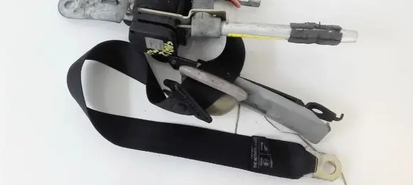 Mitsubishi Carisma Front seatbelt