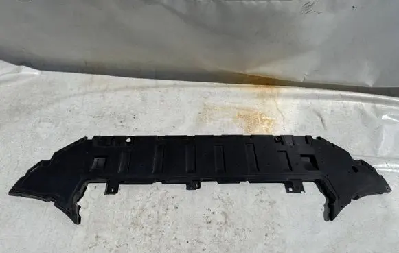 Volvo XC90 Front bumper skid plate/under tray 31404141