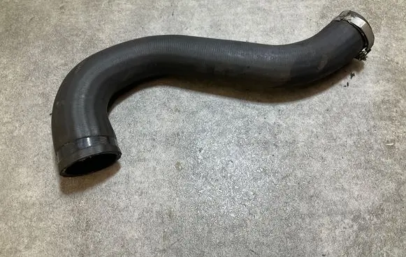 Intercooler hose/pipe