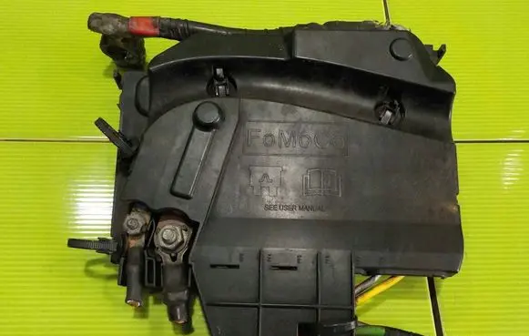 Ford C-MAX II Fuse box set BEZPIECZNIKOW 10AB7 18023