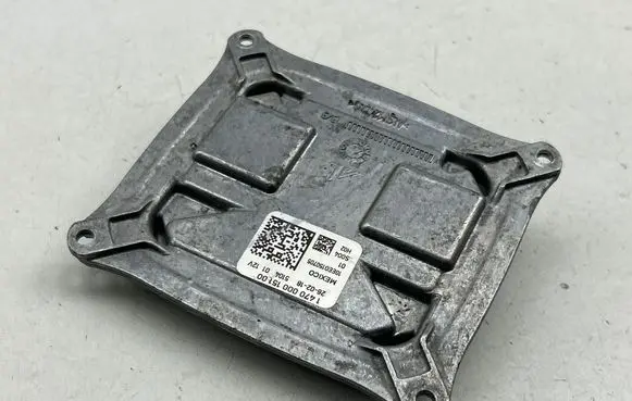 Chrysler Pacifica Headlight ballast module Xenon 147000015100 10EEG150705