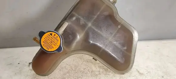 Mitsubishi Lancer VIII Coolant expansion tank/reservoir