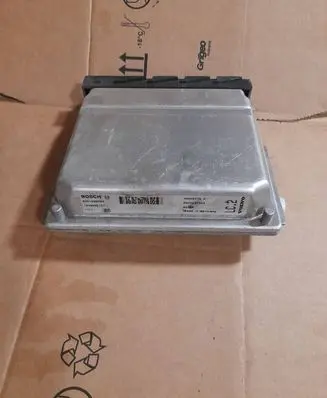 Volvo V70 Engine control unit/module 1039S06127 0261208289